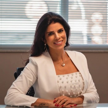 Giuliane — Gestora e planejamento financeiro